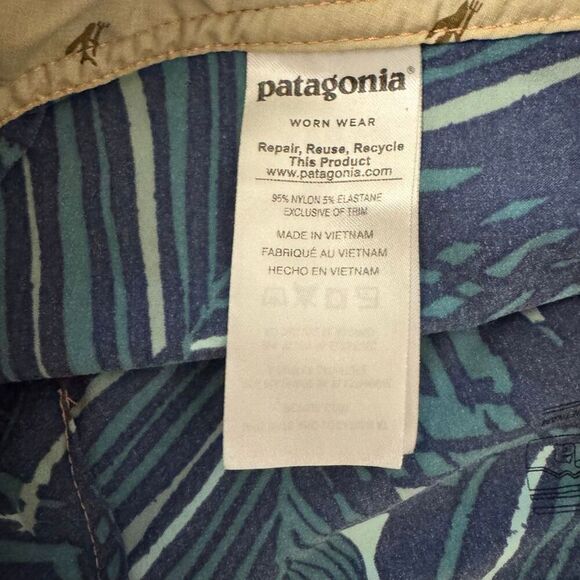 Patagonia Scallop Hem Stretch Wavefarer Boardshorts 18” Teal Leaf Print Size 40 - Picture 4 of 6